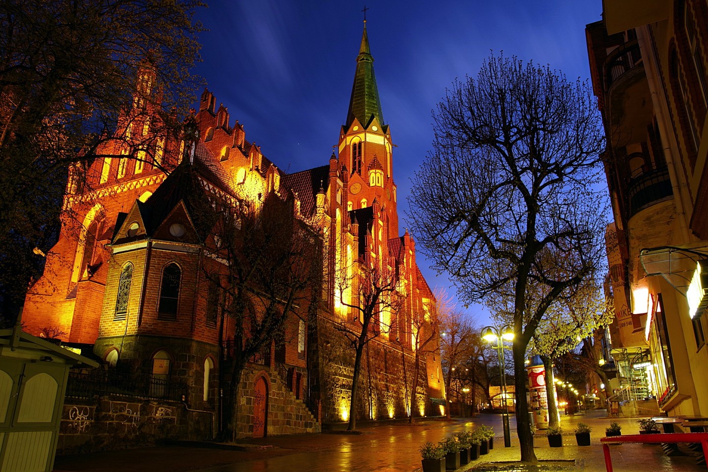 church-2261738_1920